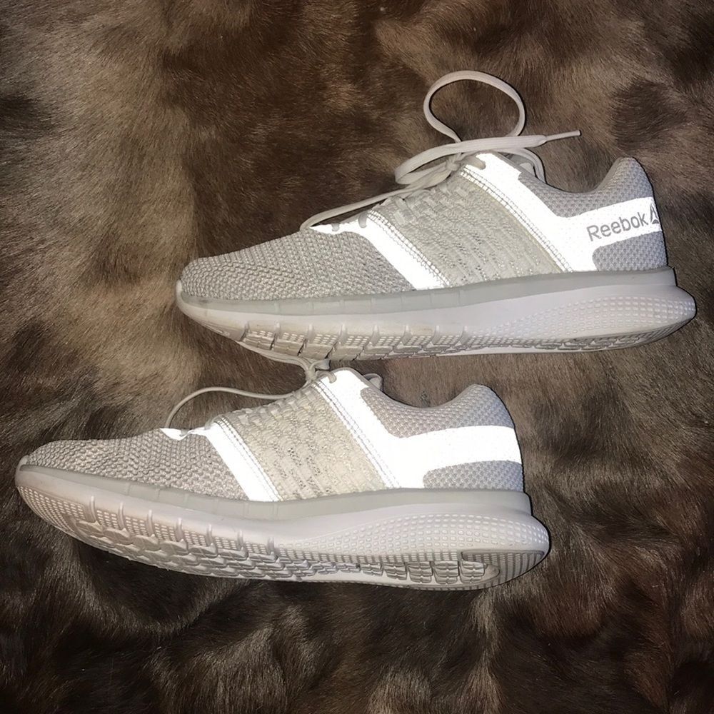 Reebok Memory Tech Lt Size 8.5 - image 2